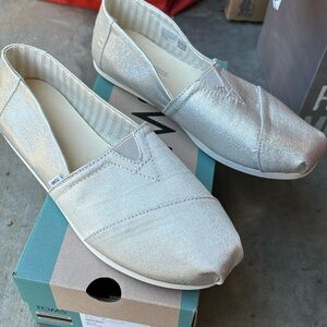 Brand new Silver Toms